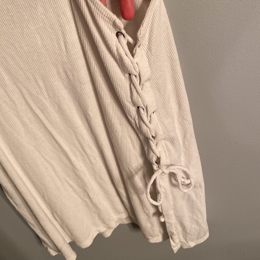 AE Ribbed Tank​ - Picture 3 of 7